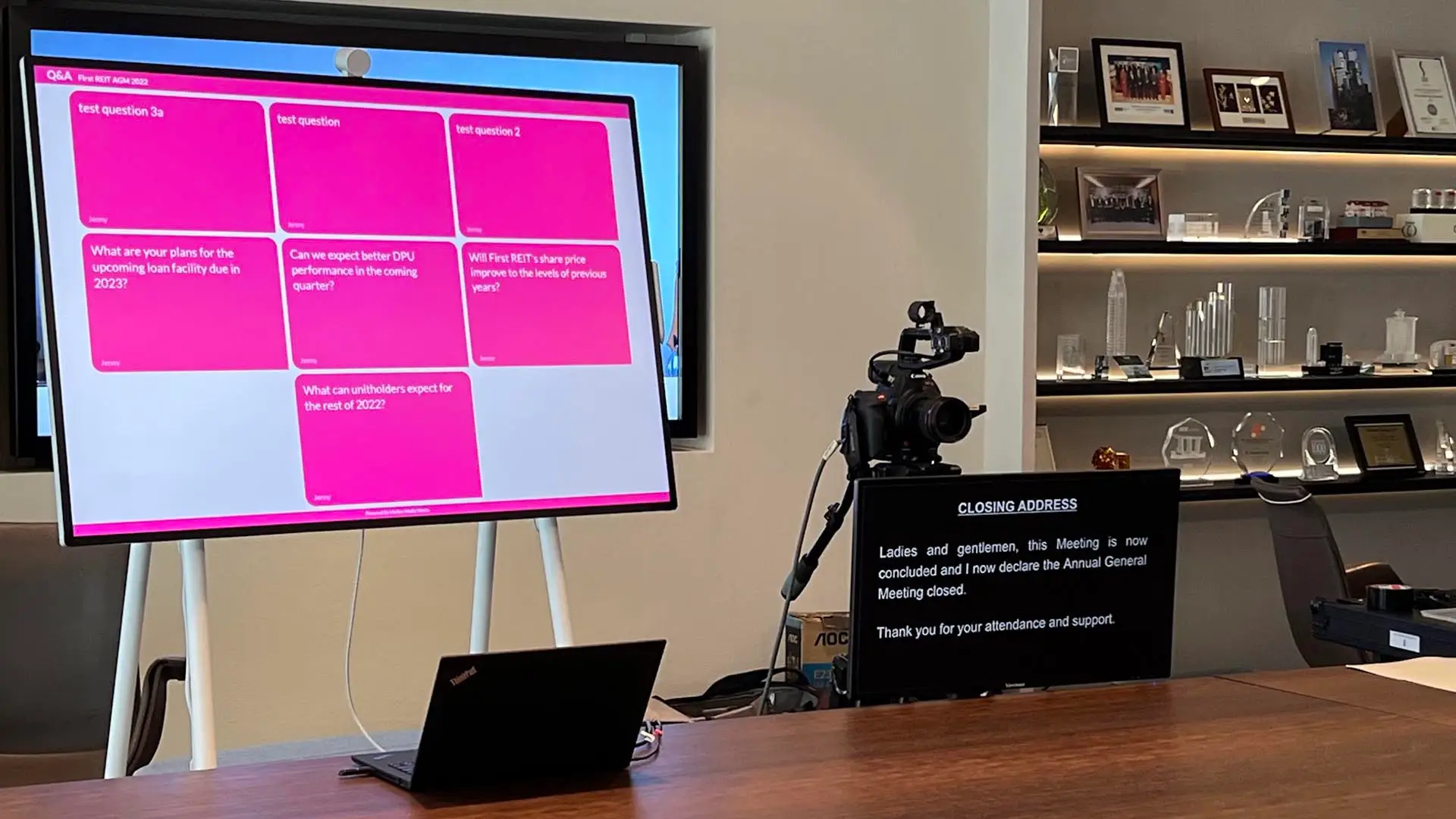 moderated cloud based Q&A platform on confidence monitor